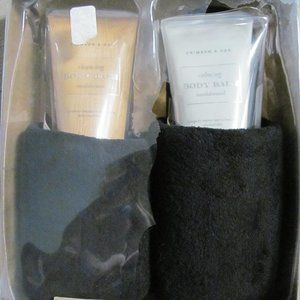 Mens Crimson & Oak Black Slipper Set with Sandalwood Body Wash and Lotion NWT